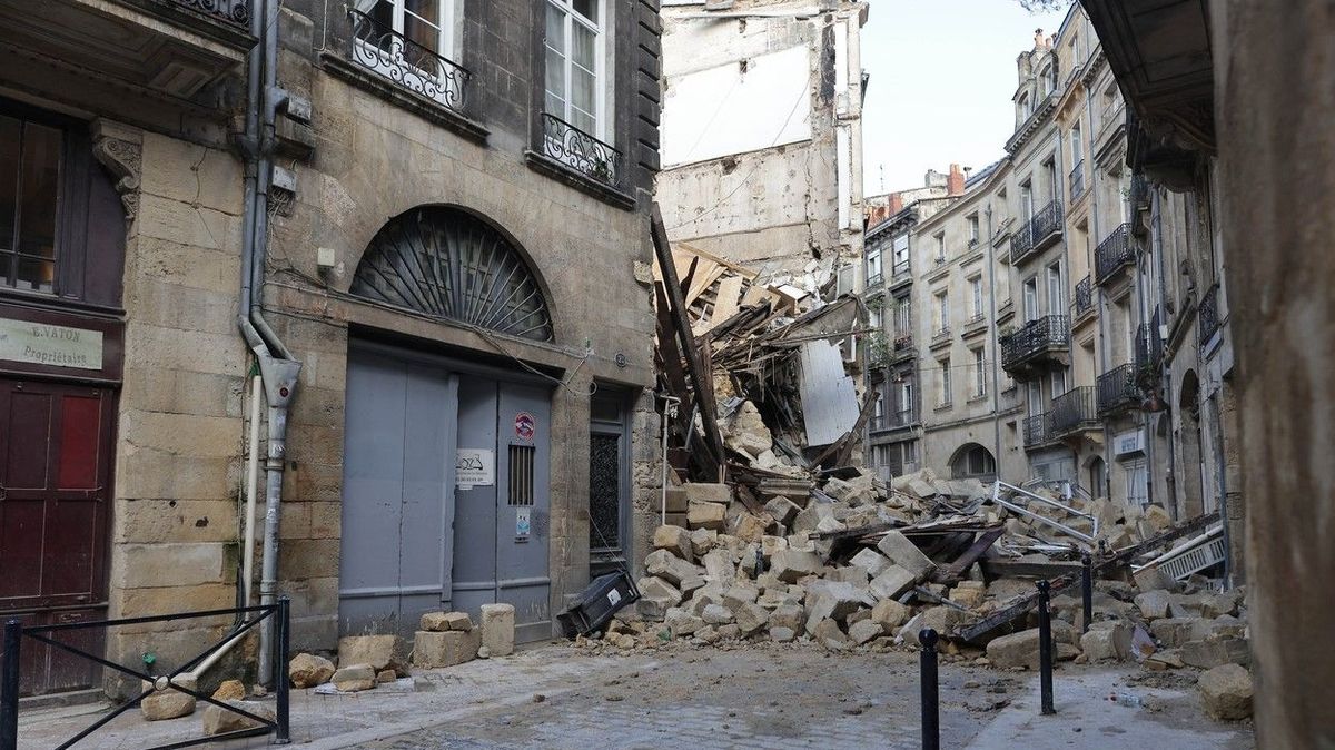 V centru Bordeaux se zřítily dvě budovy, tři zranění